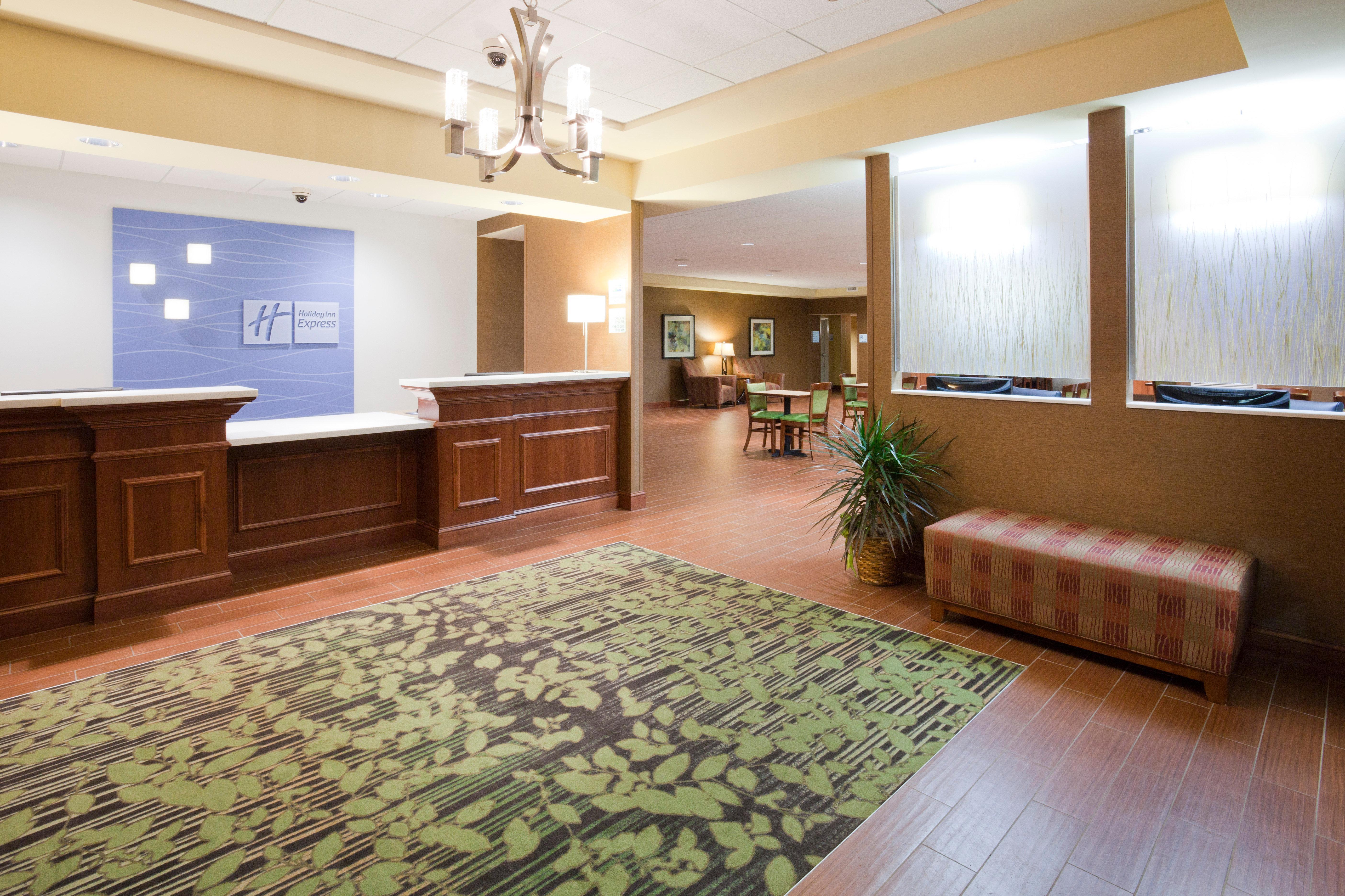Holiday Inn Express & Suites Willmar, An Ihg Hotel Exterior photo